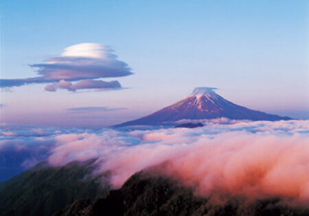 7/8月 吊るし雲と滝雲(山梨県) 富士の四季 2023年カレンダーの画像