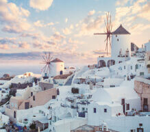 8月 サントリーニ島(ギリシャ) ファンタジーワールド(Ｂ) 2023年カレンダーの画像
